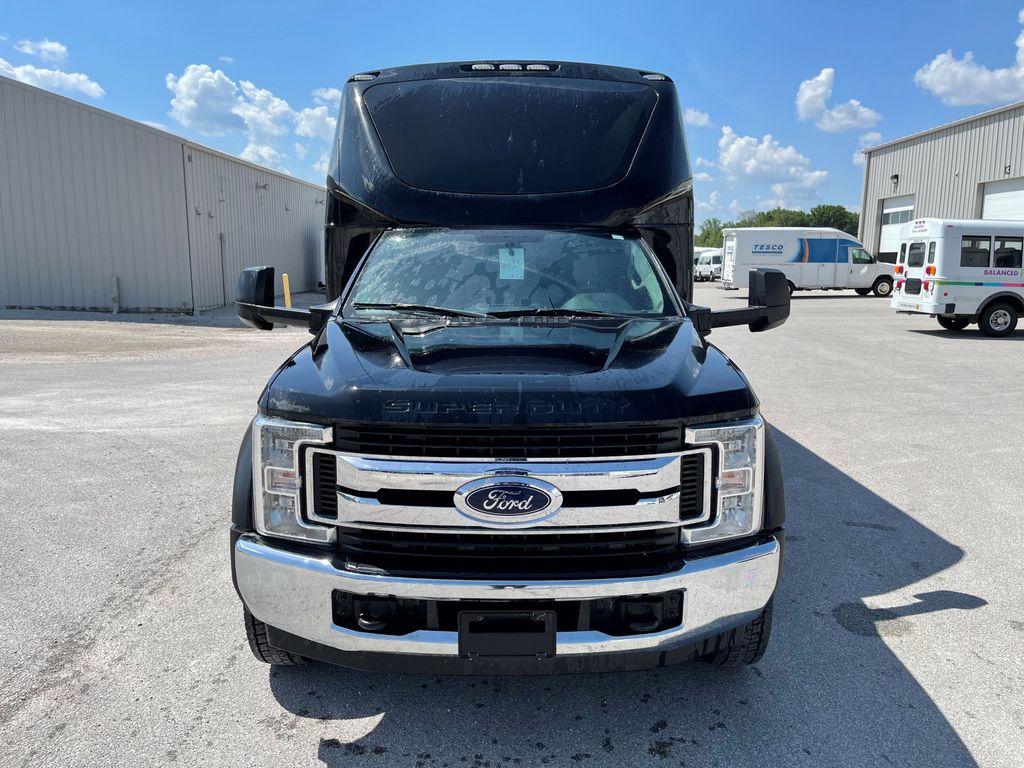 featured bus photo of 2019 Mobile Specialty Office