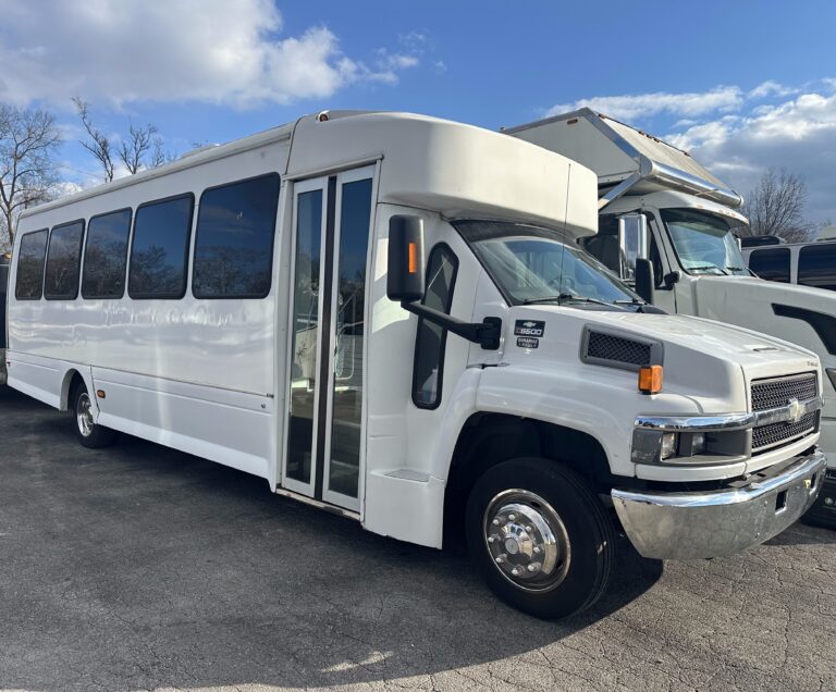 featured bus photo of Road Dog