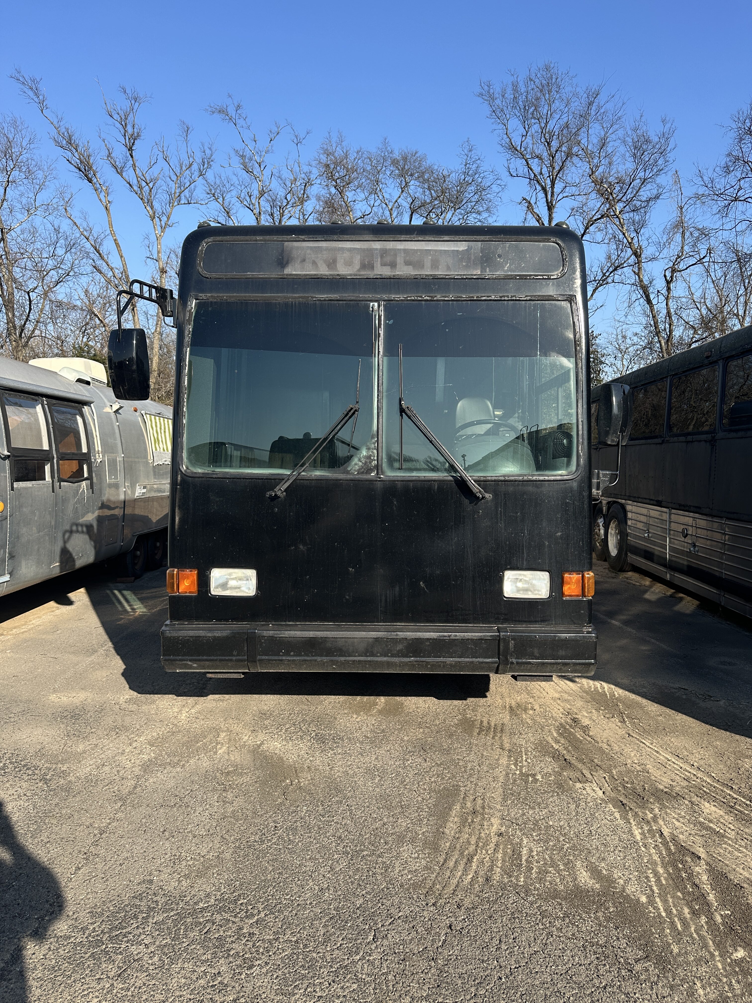 featured bus photo of Champ