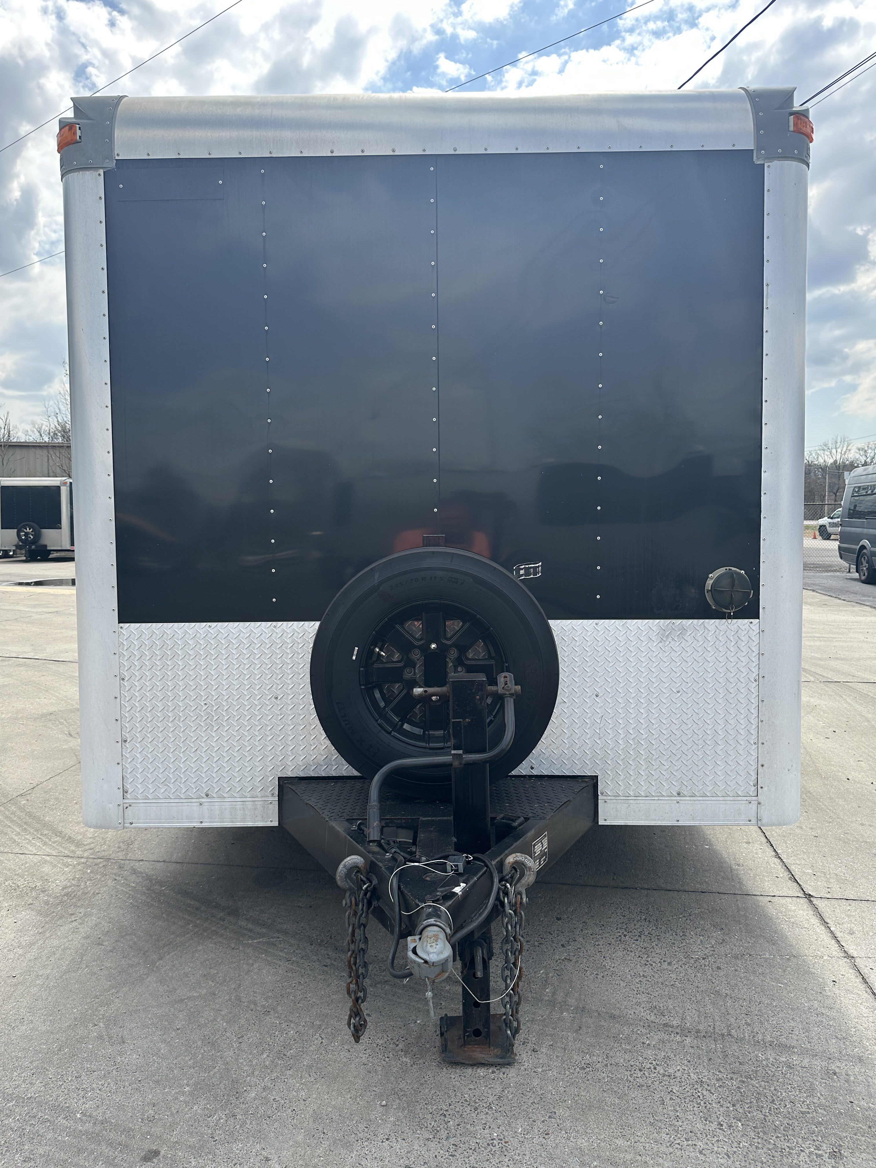 featured bus photo of Used Trailer#9042