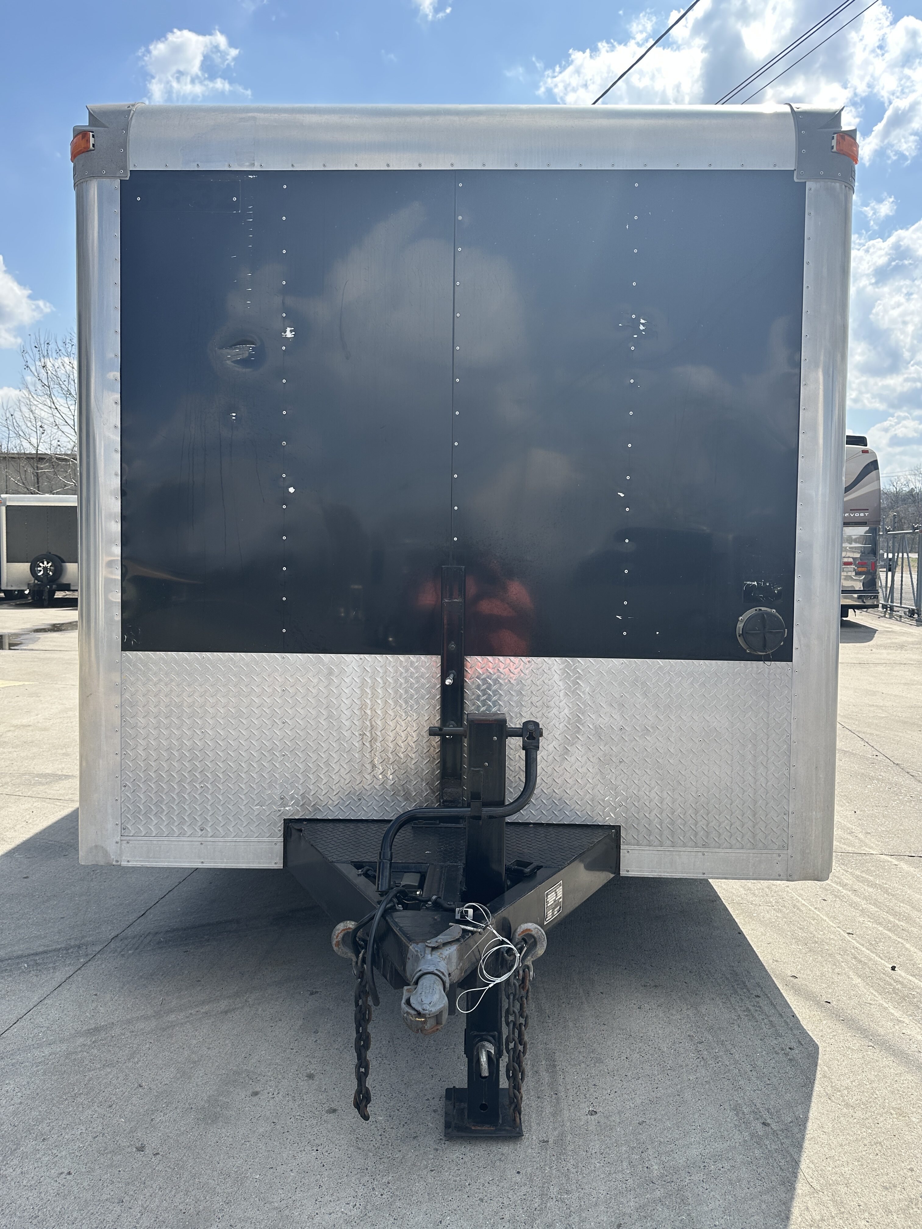 featured bus photo of Used Trailer #9037