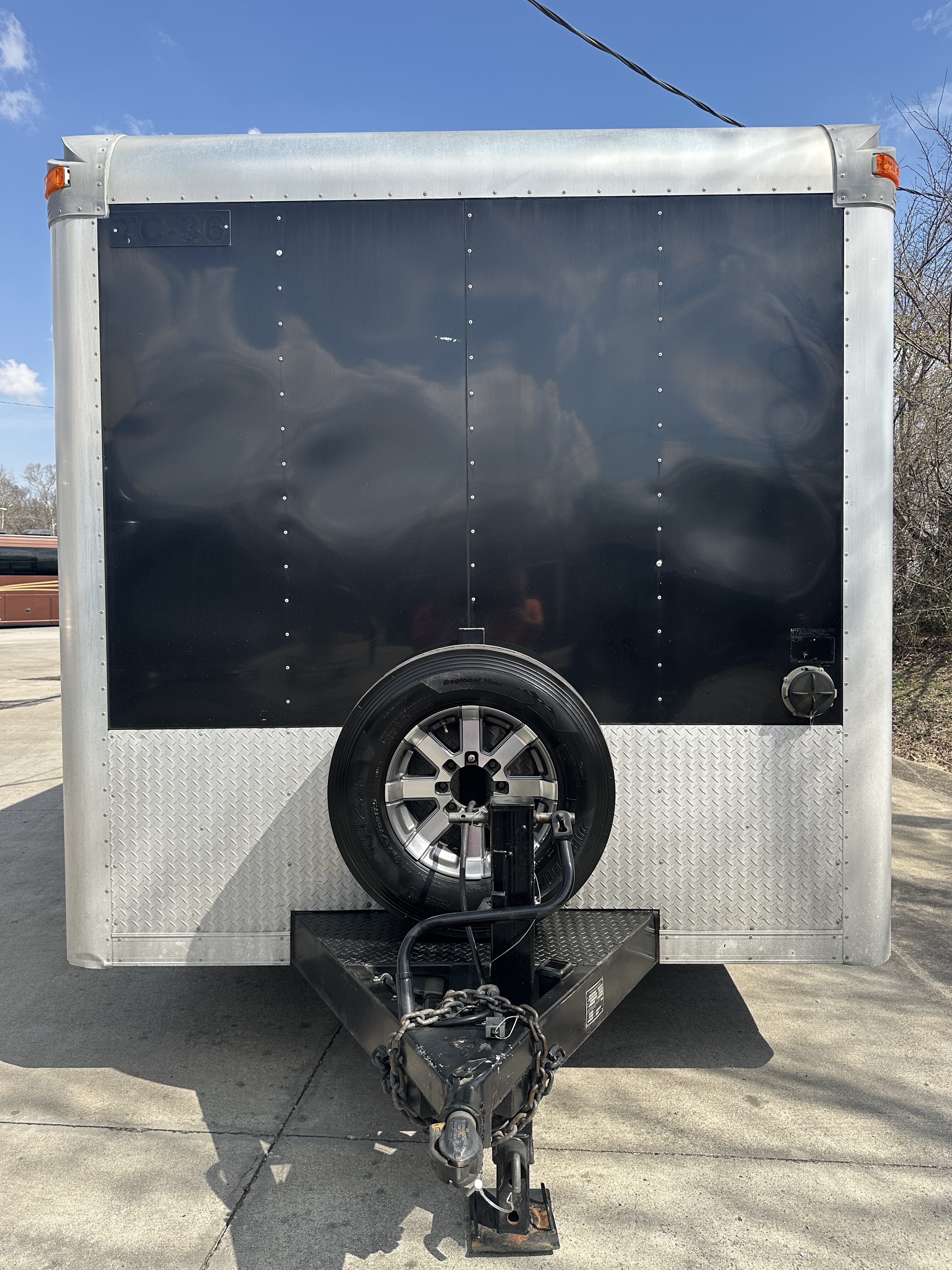 featured bus photo of Used Trailer #9044
