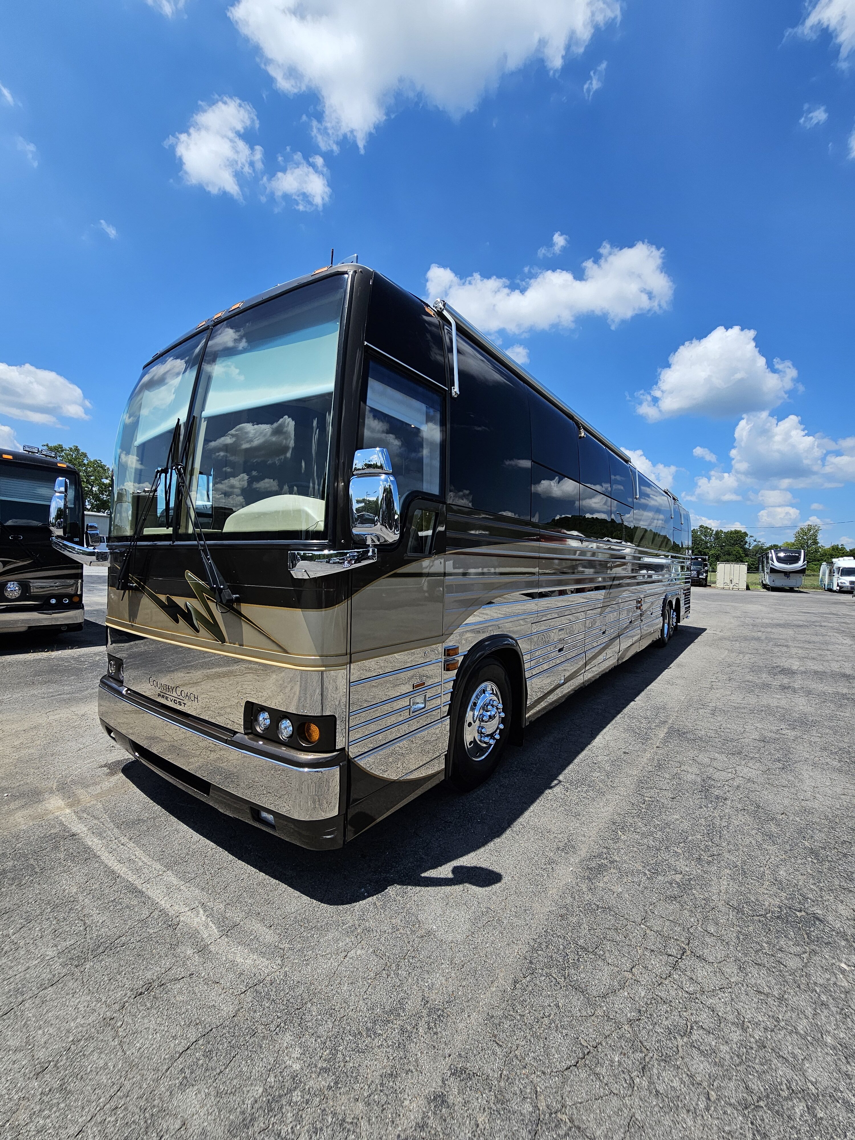featured bus photo of Wanderlust