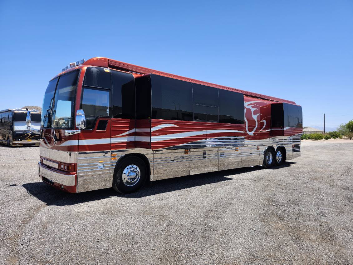 featured bus photo of Adobe Too
