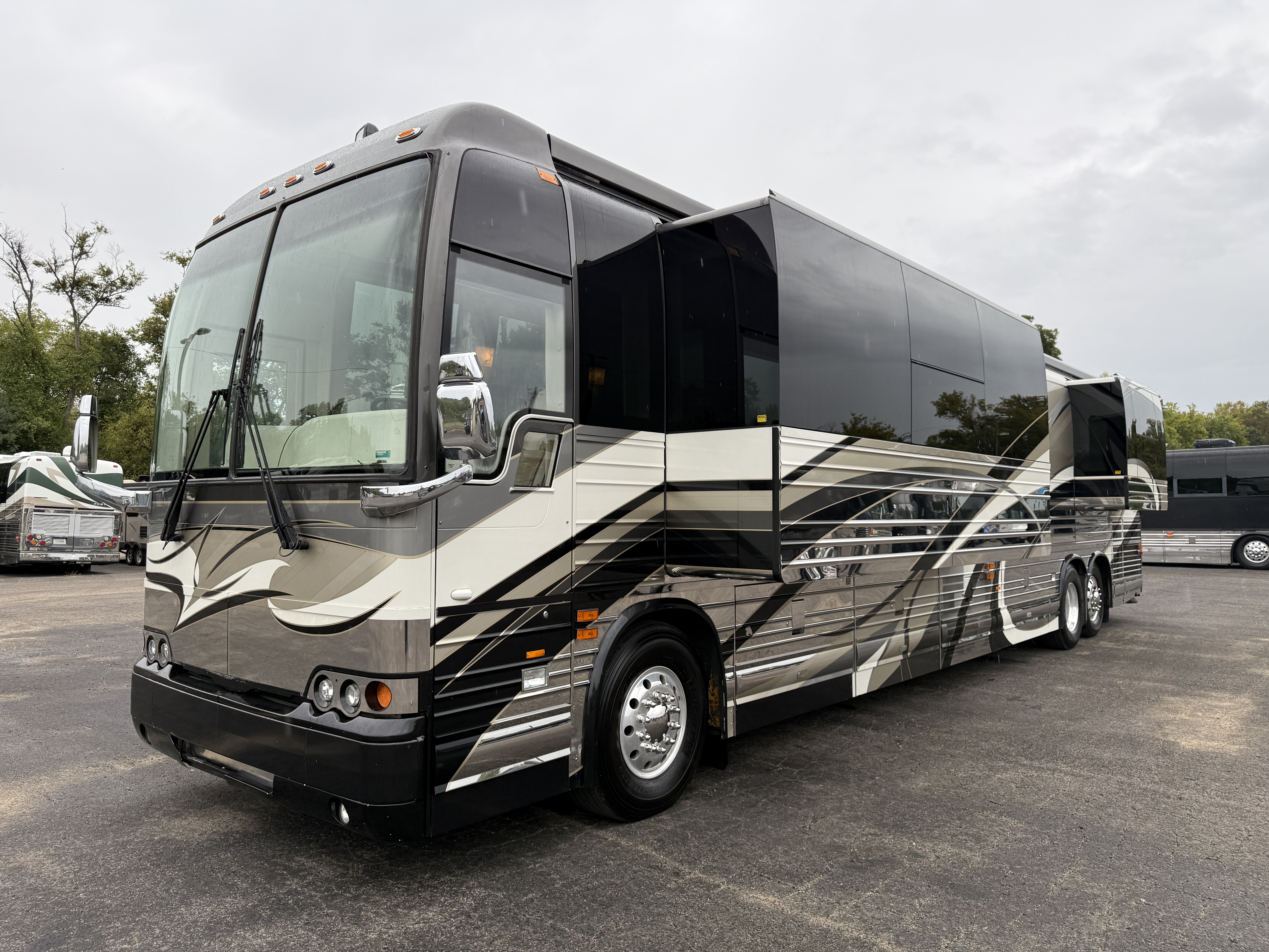 featured bus photo of Cruise