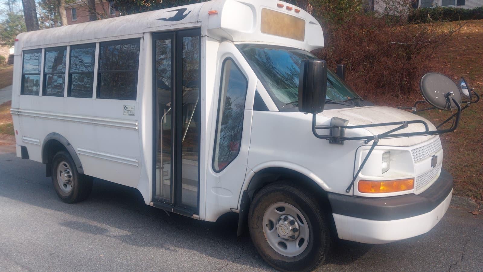 featured bus photo of Abejorro Bus