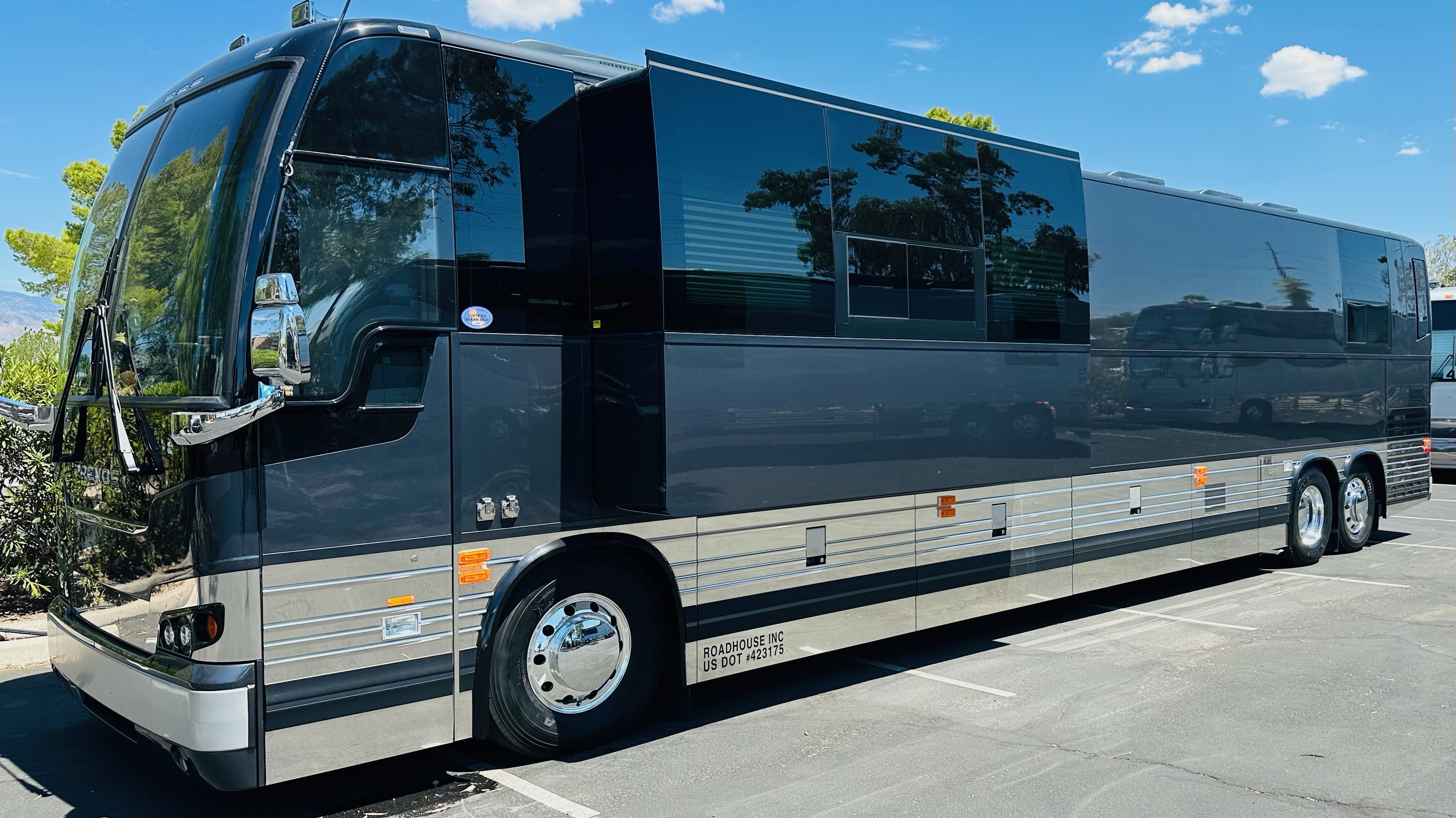 featured bus photo of SA97