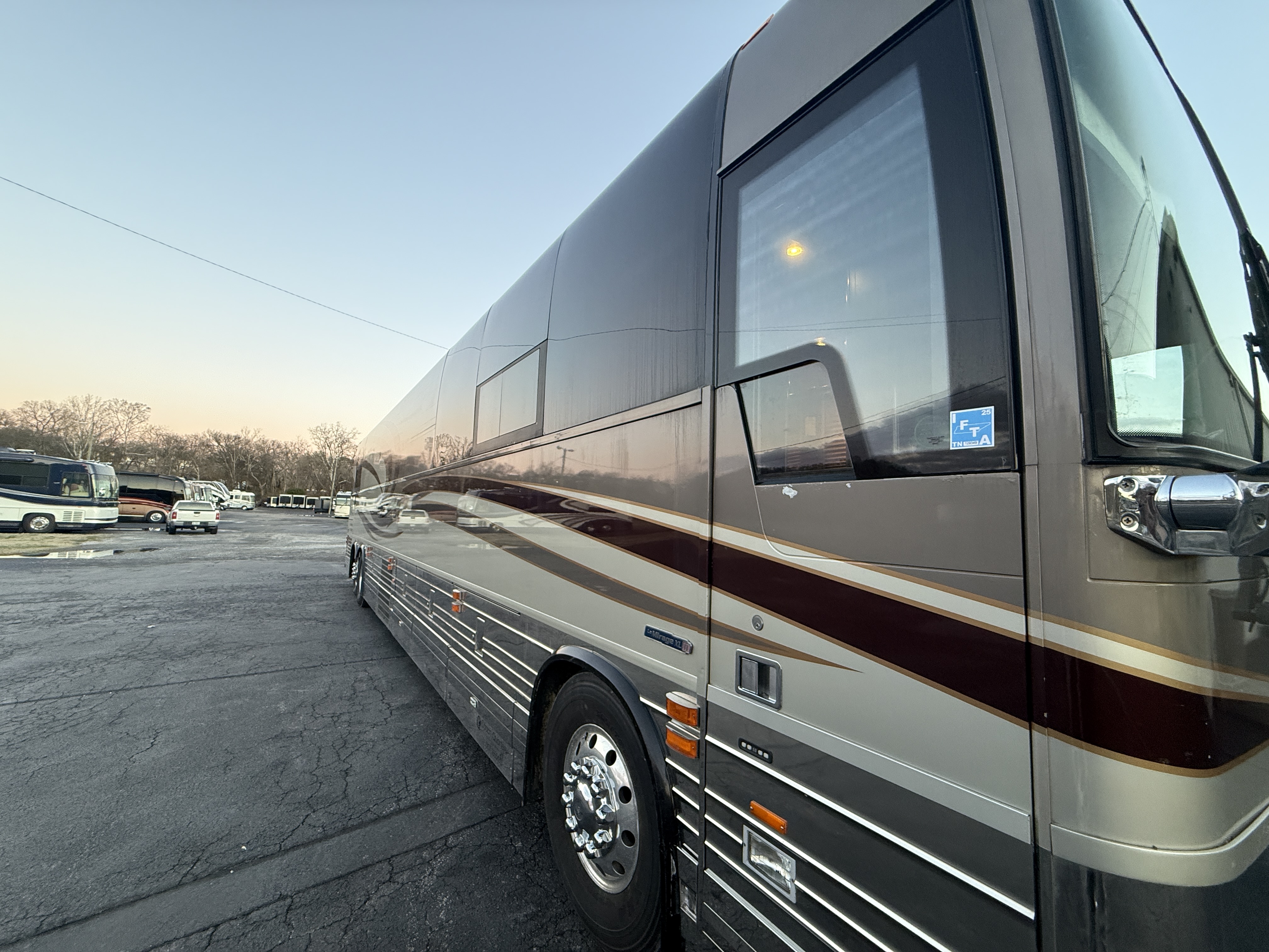 featured bus photo of Essence