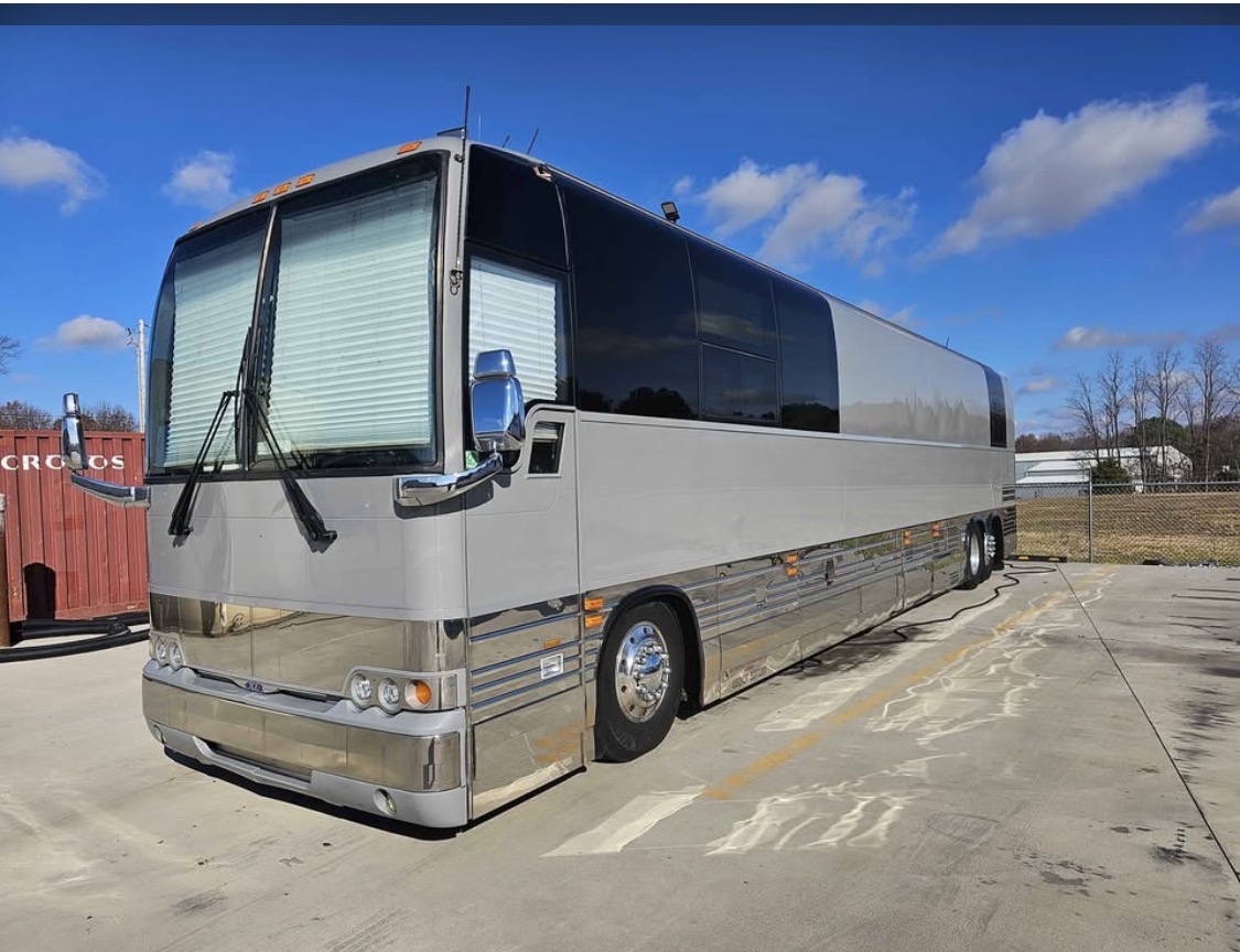 featured bus photo of Gunsmoke