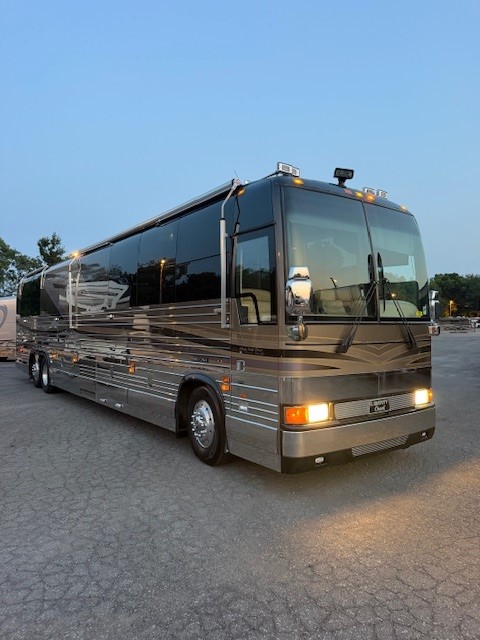 featured bus photo of Frenchy