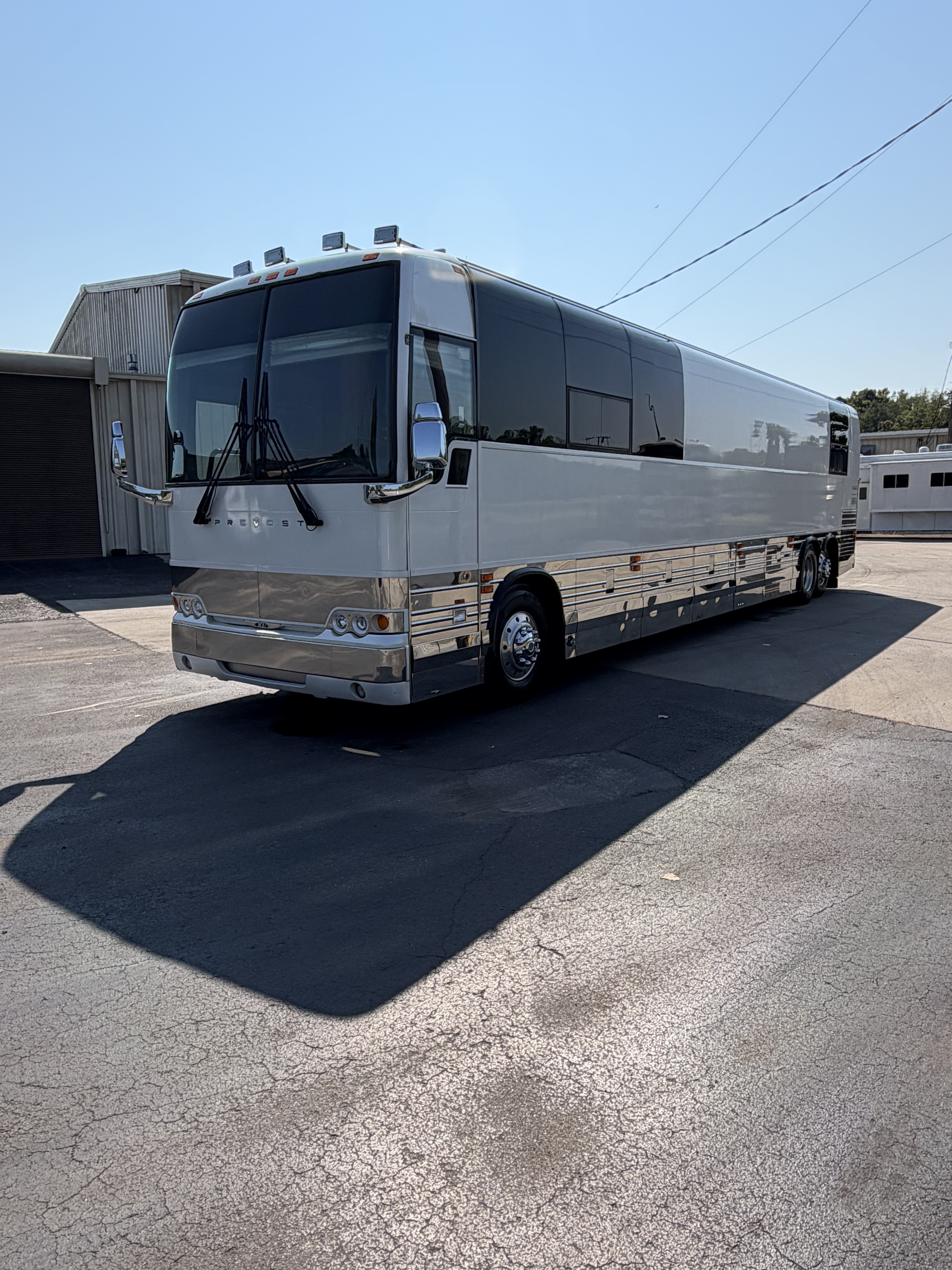 featured bus photo of Pearl